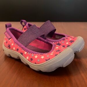 CROCS, Sandals Mary Janes Duet Busy Day Youth Stars Pink Water Swim Beach Pool 7
